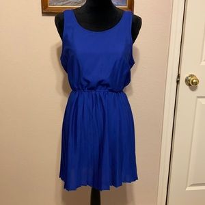 ❤️2 for $10 Blue Sleeveless Pleated Dress with Low Back Medium